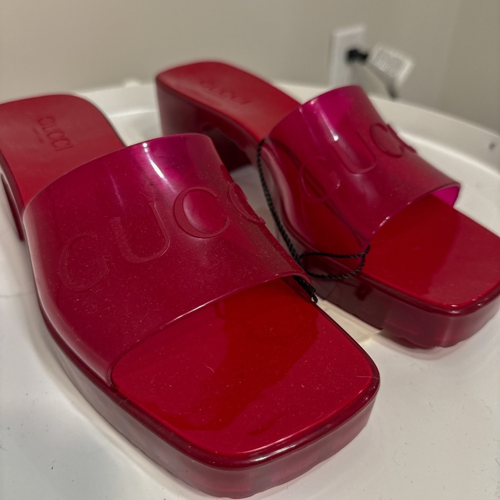 Gucci Fuchsia Slide Sandals